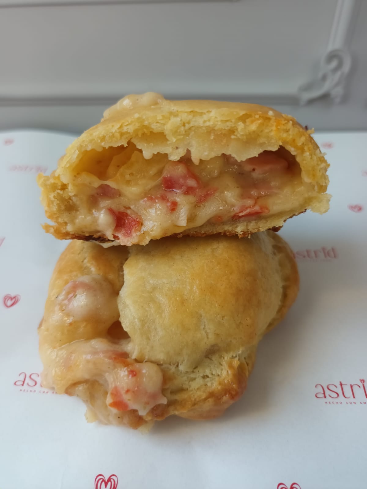 Empanada de Quesos y Tocino